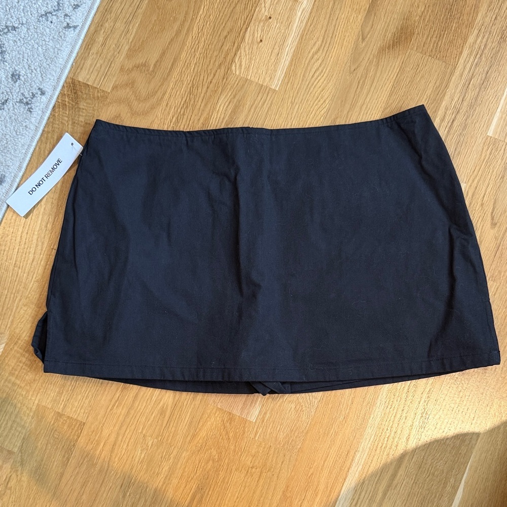 NWT Princess Polly Classic Black Low Rise Mini Skirt